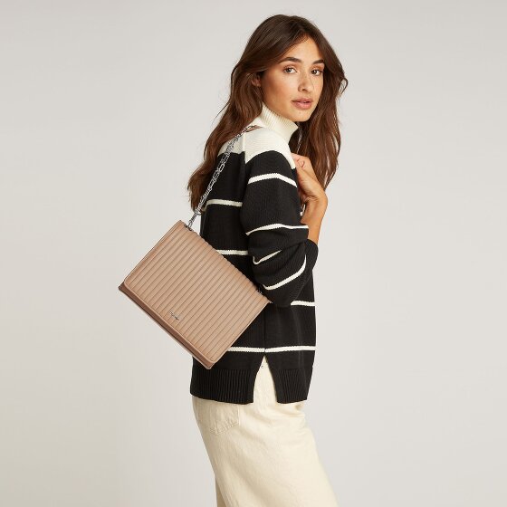 Calvin Klein Mini Line Quilt Bolsa de hombro 26 cm