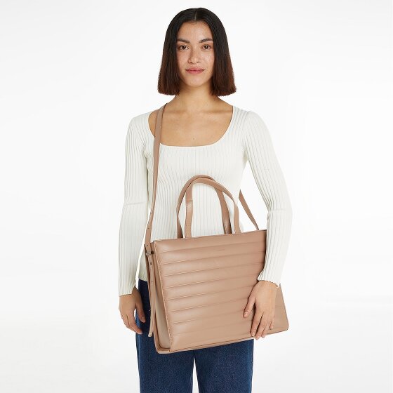 Calvin Klein Line Quilt Bolsa de hombro 38 cm