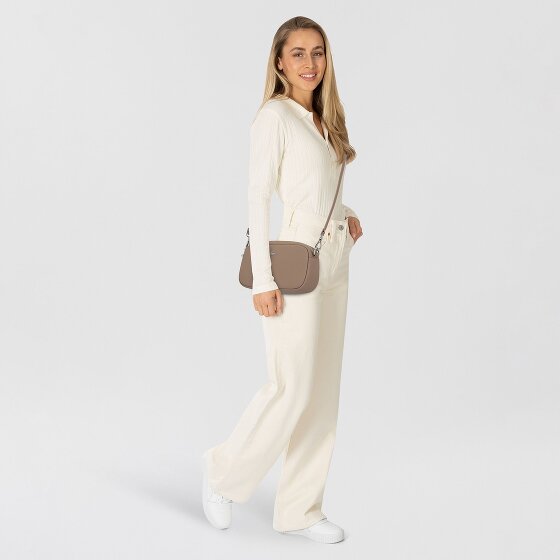 Lacoste Core Essentials Daily City Bolsa de hombro 21 cm