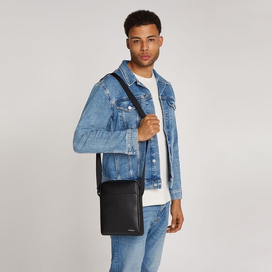 Calvin Klein Jeans Mono Logo Bolsa de hombro 23 cm