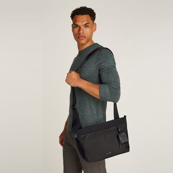 Calvin Klein CK Est. Bolsa de hombro 30.5 cm