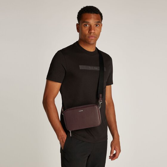 Calvin Klein CK Sleek Bolsa de hombro 23 cm