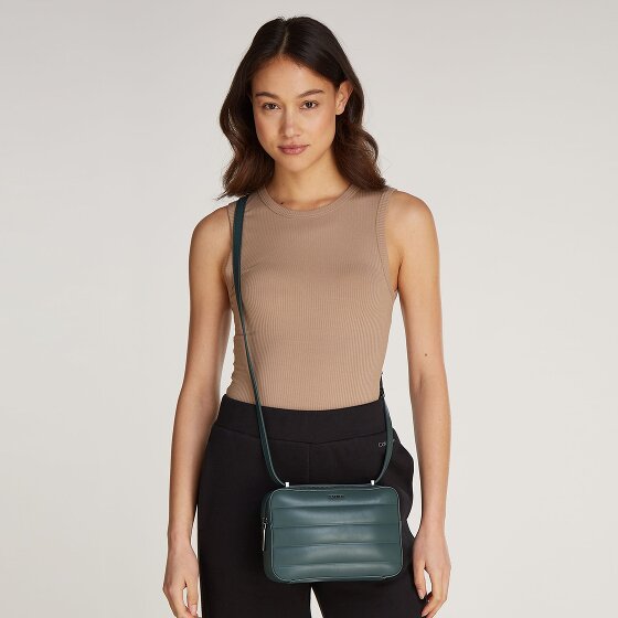 Calvin Klein Line Quilt Bolsa de hombro 22 cm