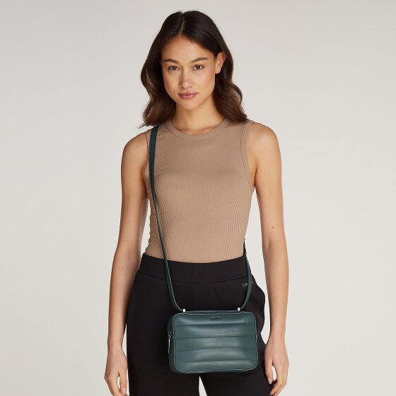 Calvin Klein Line Quilt Bolsa de hombro 22 cm