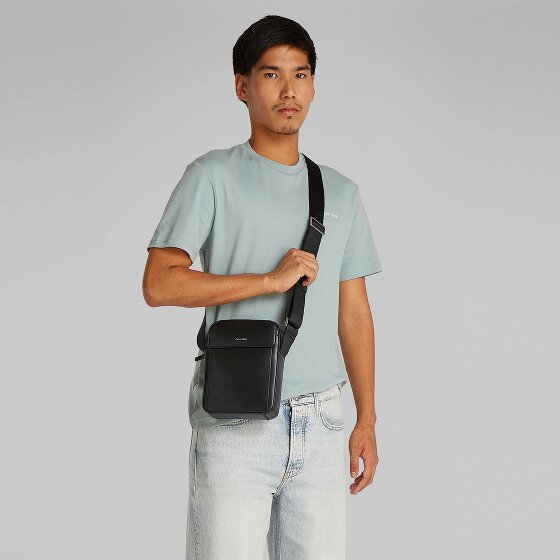 Calvin Klein CK Sleek Bolsa de hombro 16.5 cm