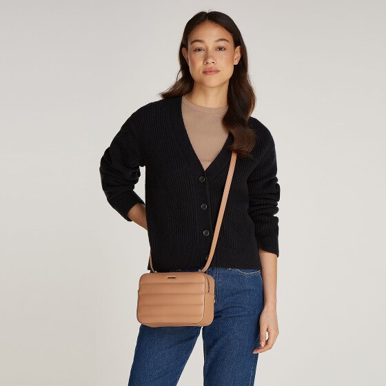 Calvin Klein Line Quilt Bolsa de hombro 22 cm