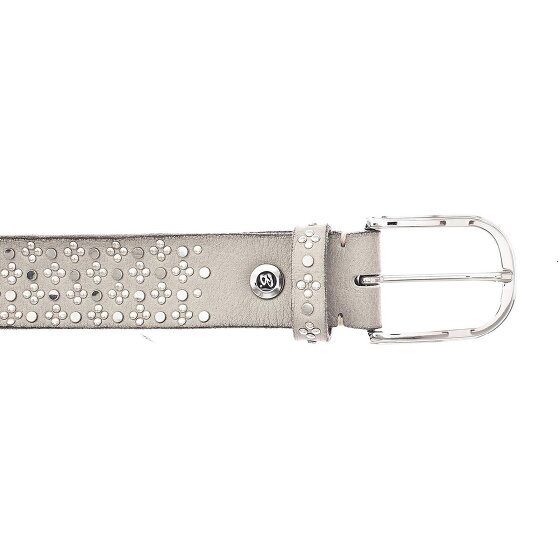 b.belt Cinturón de cuero con tachuelas