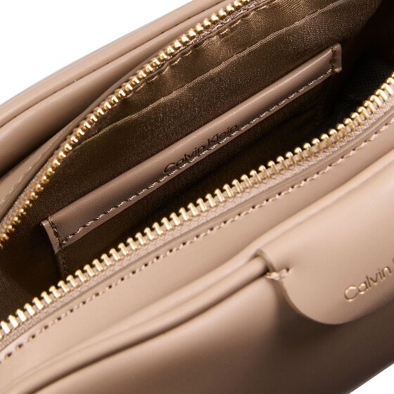 Calvin Klein Embossed Bolsa de hombro 24.5 cm