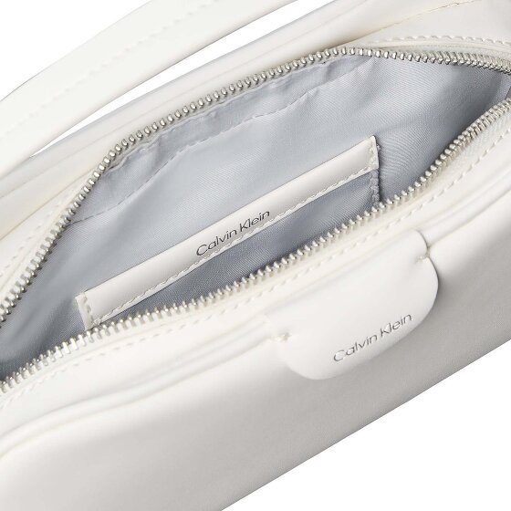 Calvin Klein Embossed Bolsa de hombro 24.5 cm