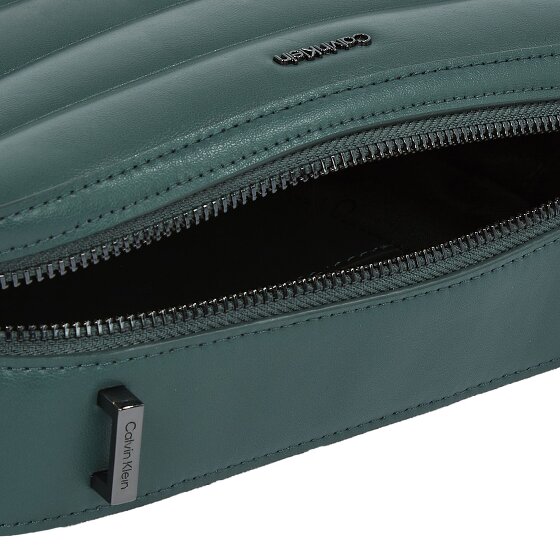 Calvin Klein Line Quilt Bolsa de hombro 22 cm