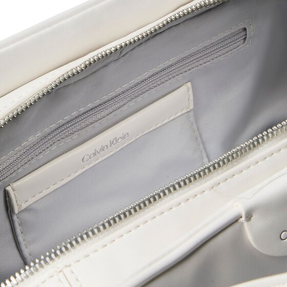 Calvin Klein Embossed Bolsa de hombro 30 cm