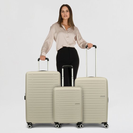 American Tourister Aerojoy 4 ruedas Juego de maletas 3 piezas con pliegue de expansión